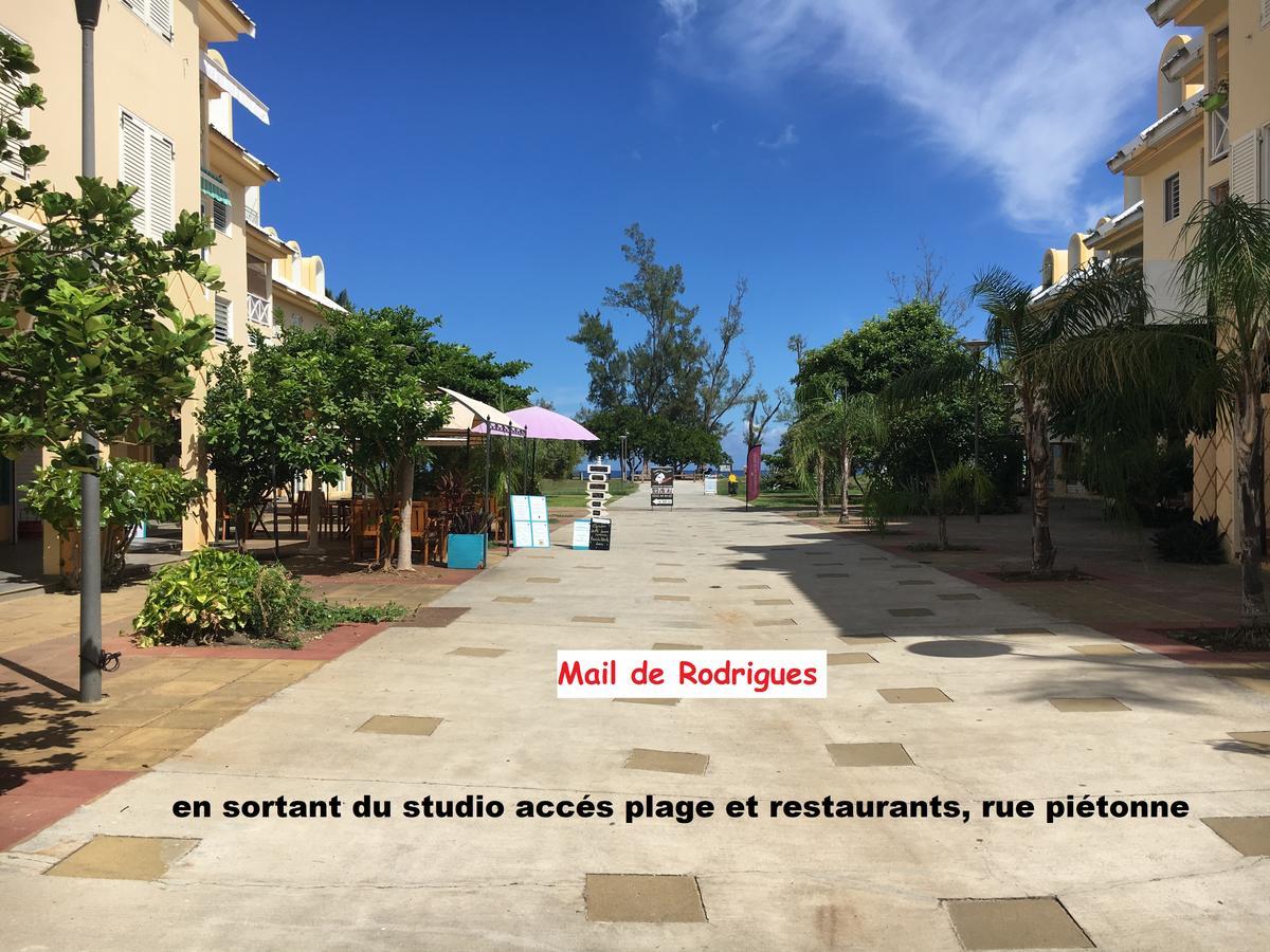 À Pied Dans L'Eau Apartamento Saint-Gilles-les Bains Exterior foto